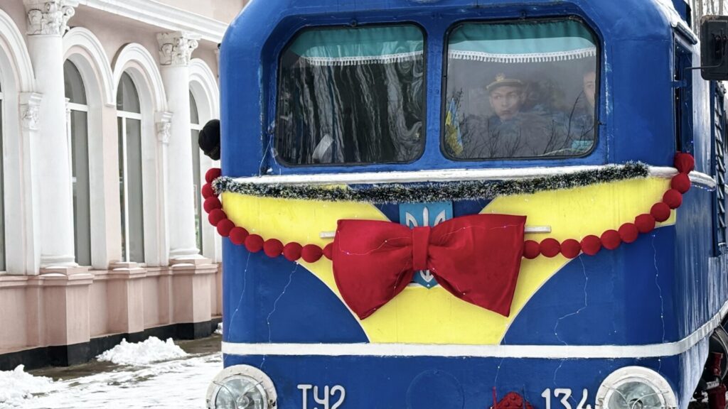 У Дніпрі запрацювала дитяча залізниця взимку