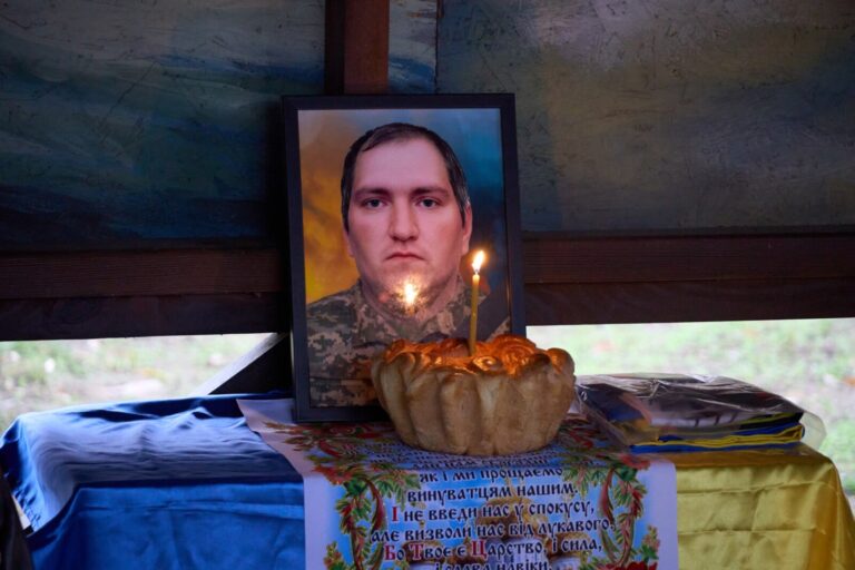 Нікополь прощається з героєм: пам’ять солдата Володимира Горбенка