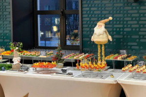 Кейтеринг у Дніпрі: юшне рішення для новорічного застілля