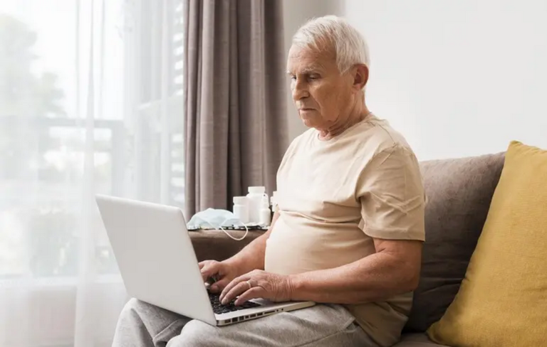 Нова онлайн процедура для пенсіонерів: деталі відеоідентифікації