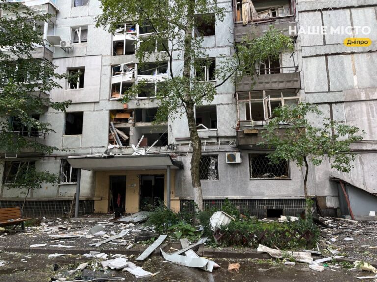 Майже 4 тис. будинків відновлено у Дніпрі після обстрілів 2025 року