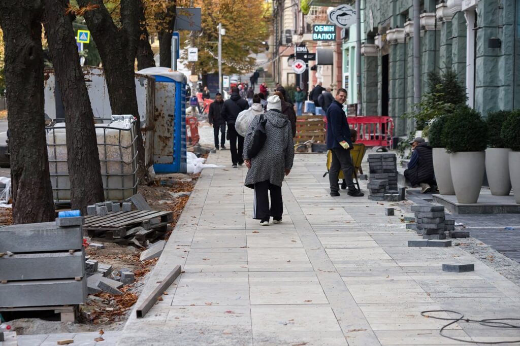 Ремонт проспекту у Дніпрі попри воєнний стан