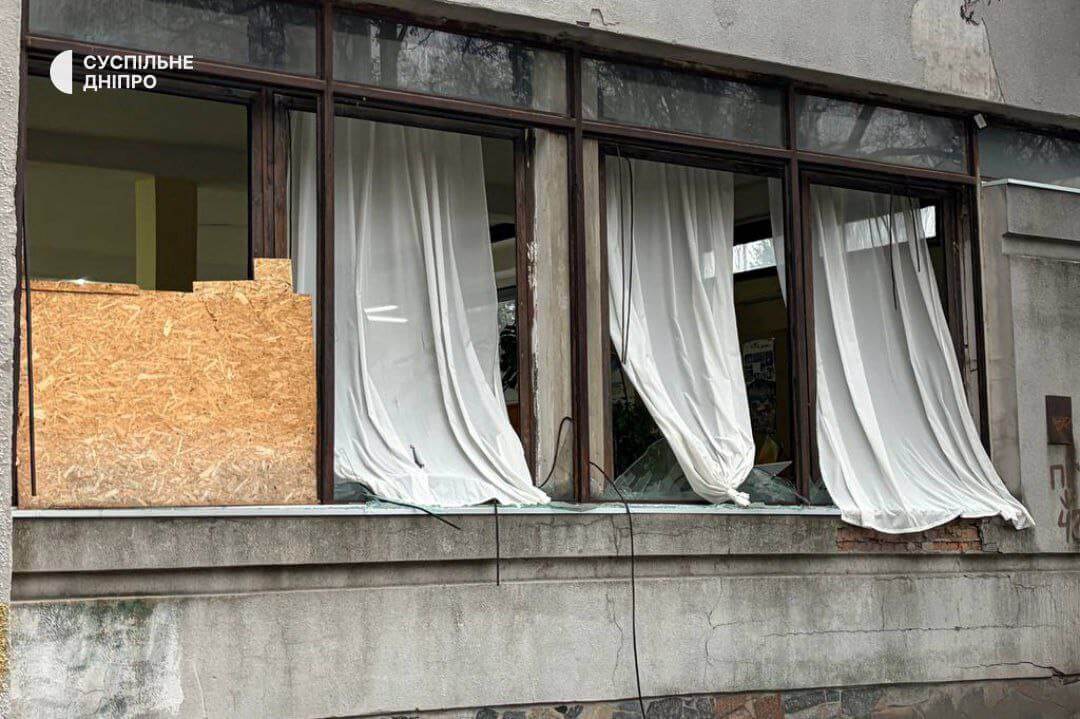 Ракетний удар по Дніпру: значні руйнування та наслідки