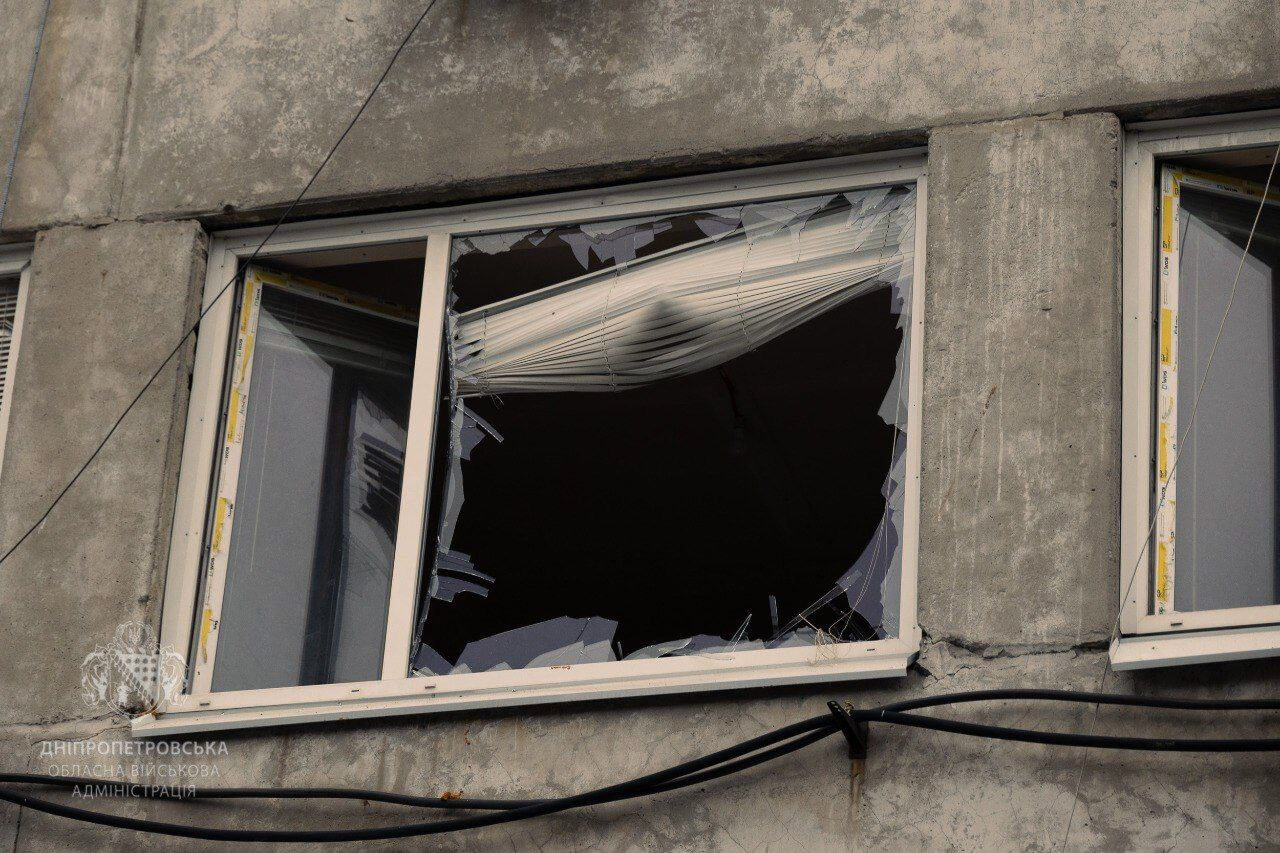 У Дніпрі частково зруйновано освітні заклади через ракетний обстріл
