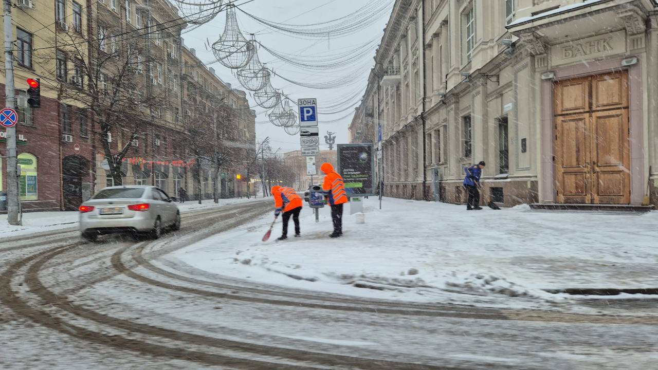 Боротьба з снігом у Дніпрі: масштабна робота комунальників