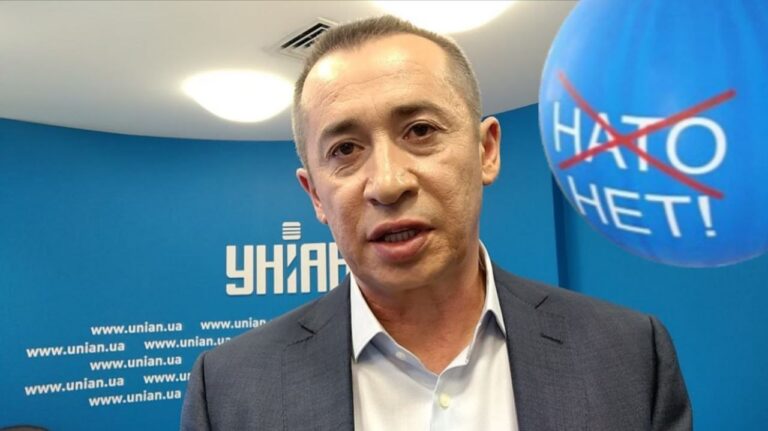 Краснов наголошував, що Україні не потрібно вступати в НАТО, і заявляв про розкол країни