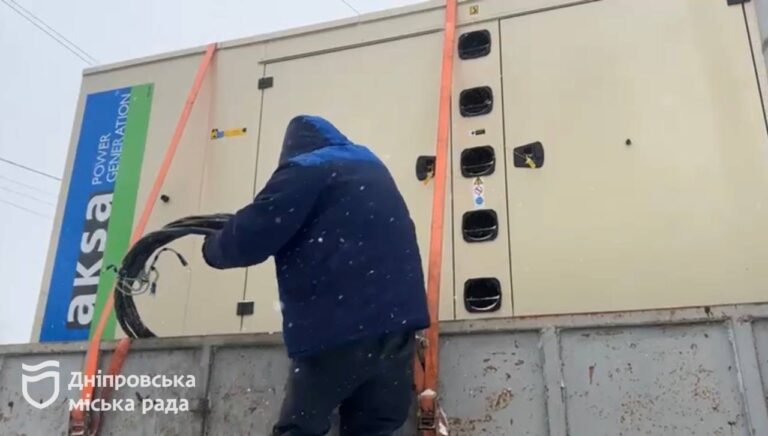 У Дніпрі міська влада разом з енергетиками докладає максимум зусиль, аби мешканці Лівобережжя отримували комунальні послуги в повному обсязі