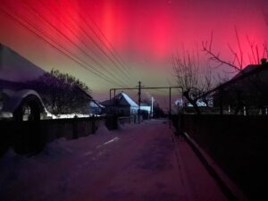 Неймовірне північне сяйво озарило небо Дніпра: природа явища