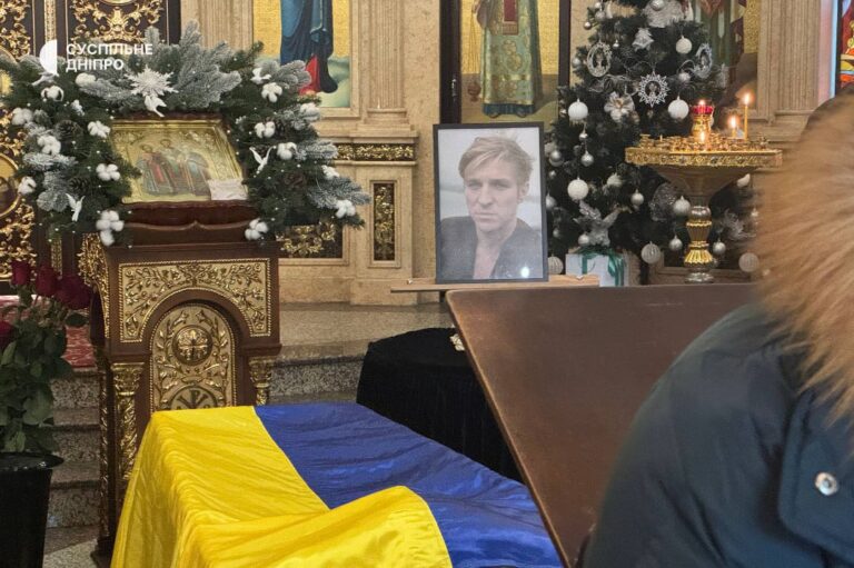 Прощання з героєм: у Дніпрі вшанували пам’ять військового медика Миколи Дзяка