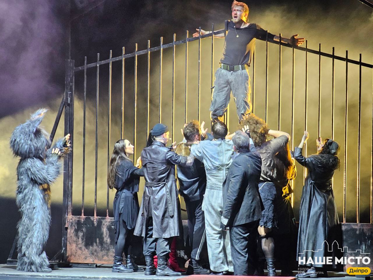 Театральна новинка у Дніпрі: вистава за романом Іларіона Павлюка