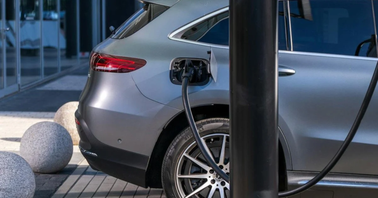 Небезпека при зарядці електромобілів через подовжувачі в житлових будинках