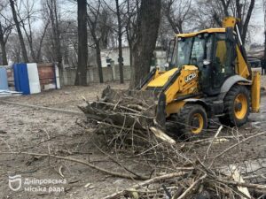 Ліквідація наслідків атаки в Чечелівському районі Дніпра