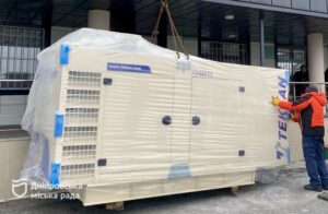 Дніпро отримав нові генератори для стабільної роботи лікарень