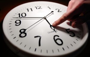 Україна скасовує перехід на літній час