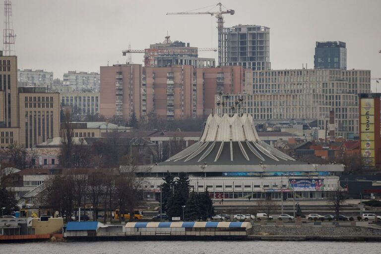Ніч на Дніпро прийшла з повітряною тривогою