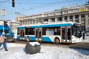 У Дніпрі змінили рух громадського транспорту