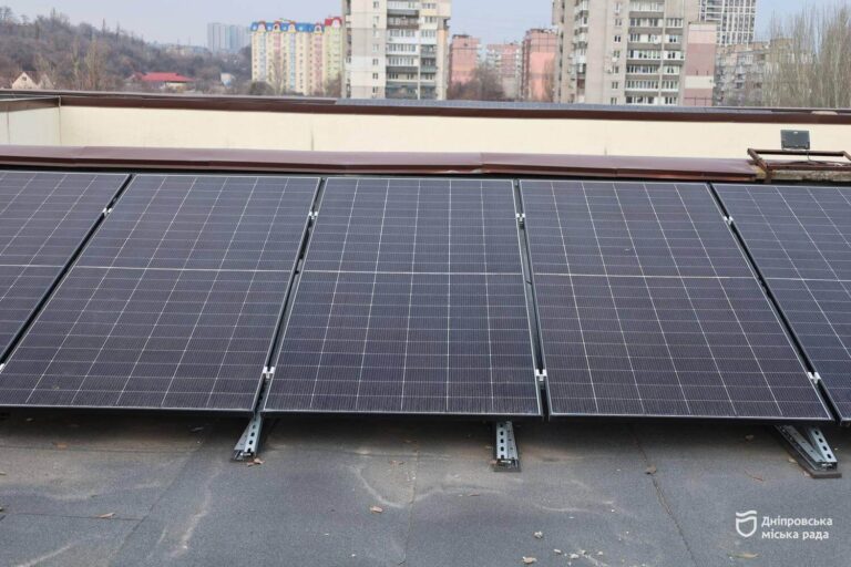 Сонячна енергія у школах Дніпра: 127 закладів вже з новими станціями