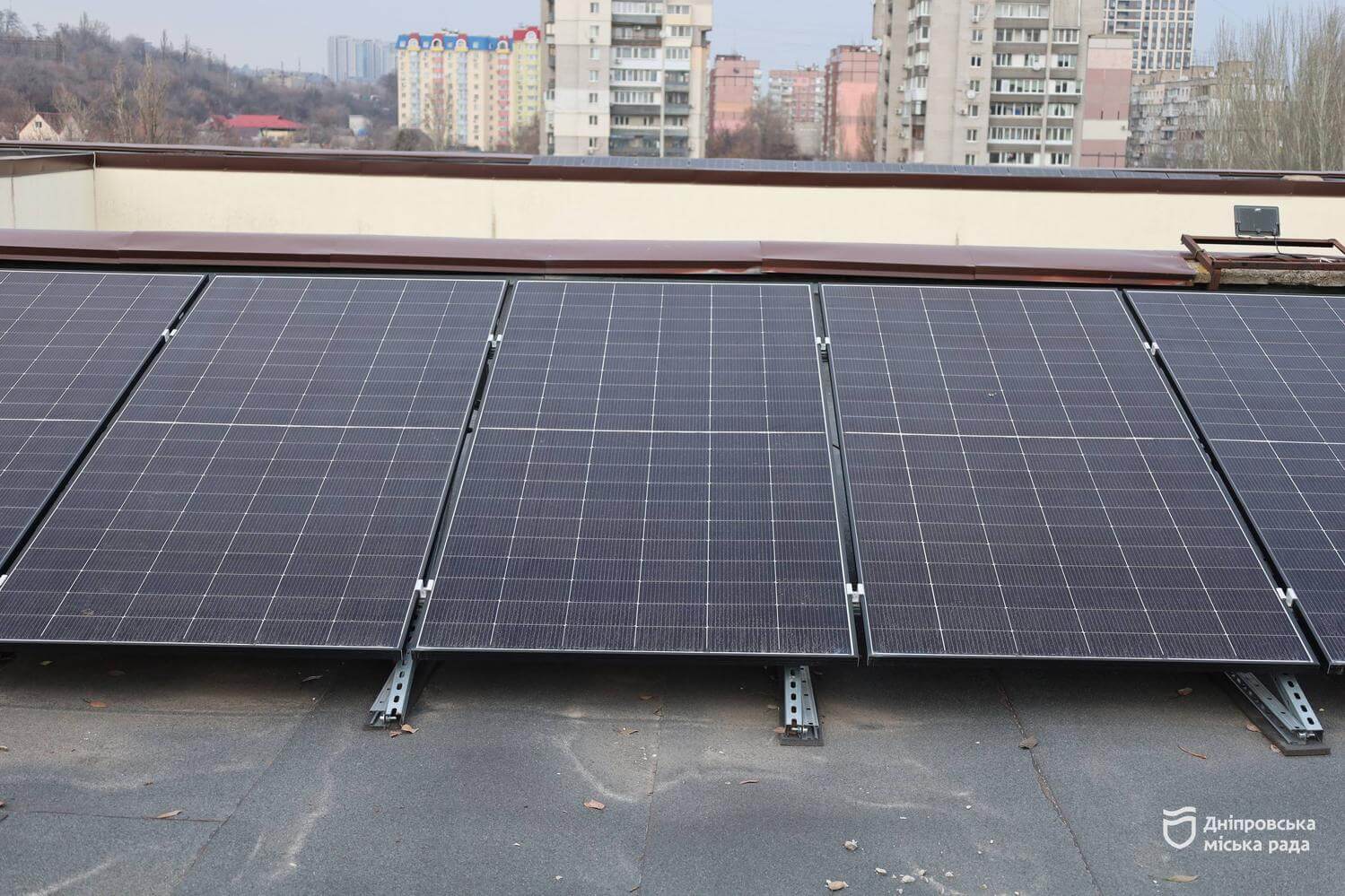 Сонячна енергія у школах Дніпра: 127 закладів вже з новими станціями