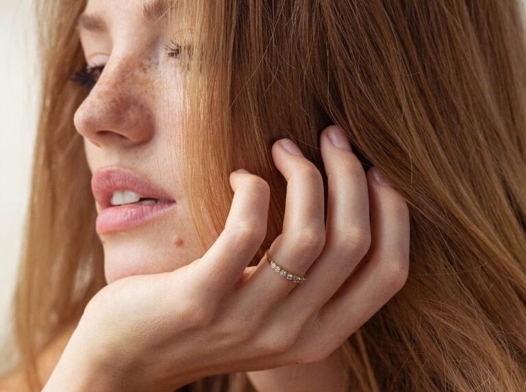 Особлива прикраса на кожен день: вибір каблучки з діамантом