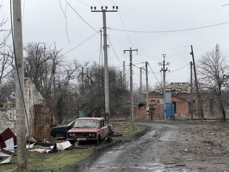 Обстріли зупинили роботу соцсфер у селі Демурине на Дніпропетровщині