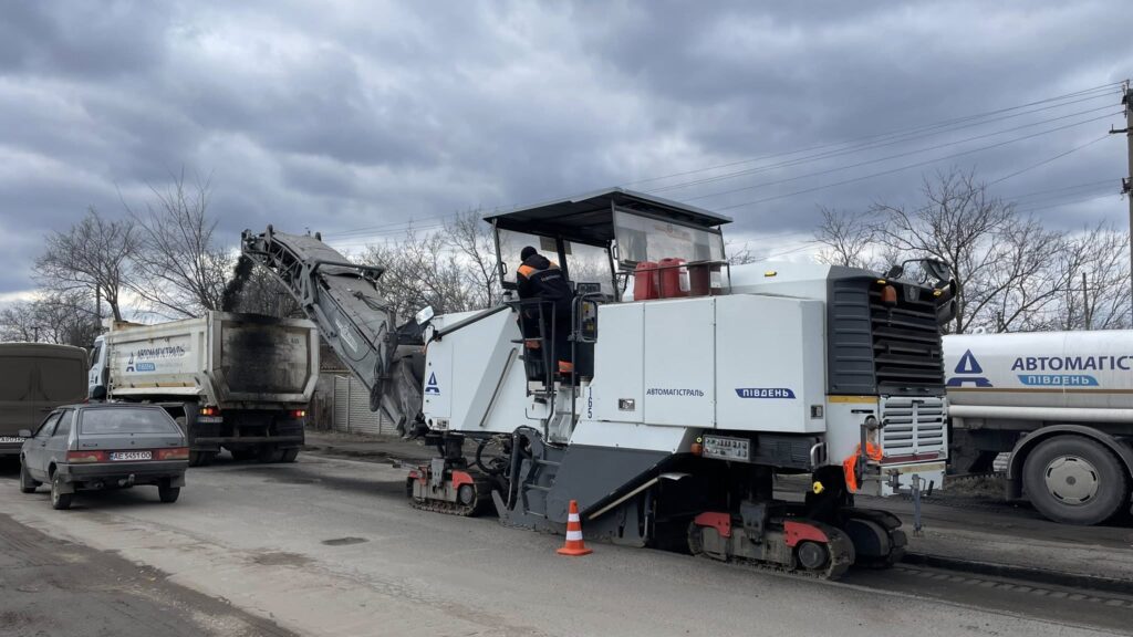 На Дніпропетровщині розпочали ремонт трас: активні ділянки