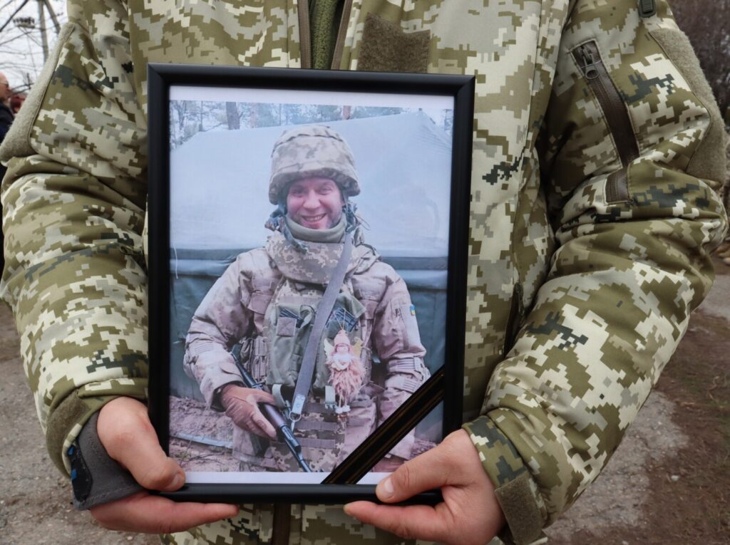 У Новоолександрівці попрощалися із захисником Іваном Сохачем