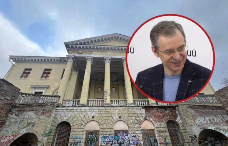 Палац студентів ДНУ продовжує занепадати та руйнуватися, а ректор Оковитий няік не реагує на проблему