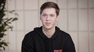 Блогер Лачен промовчав на прямі звинувачення Філатова у фіктивному бронюванні на оборонних підприємствах