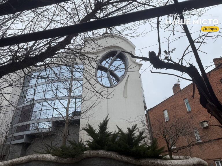 Футуристичне диво архітектури: представлена ​​вілла без кутів у Дніпрі