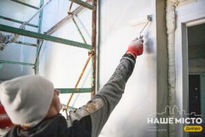 Триває ремонт гуртожитку на вулиці Данила Нечая у Дніпрі