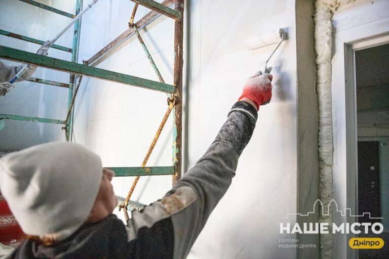 Триває ремонт гуртожитку на вулиці Данила Нечая у Дніпрі