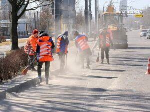 У Дніпрі розпочали весняне прибирання доріг