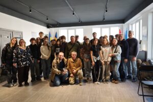 У Дніпрі вшанували мужність добровольців: історії на заході «Нескорені»