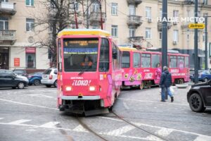 Зміни в маршрутах громадського транспорту Дніпра 27 березня