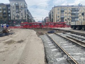 У Дніпрі оновлюють ключове трамвайне перехрестя до травня