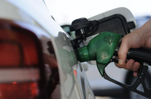 Кабмін вводить ліміти на кешбек за пальне: що варто знати