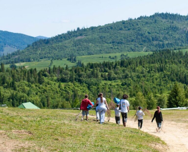 Хто у 2026 може безкоштовно відпочити в дитячих таборах України