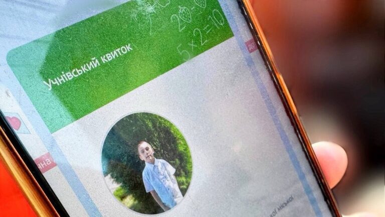 Безкоштовний проїзд для школярів Дніпра завдяки електронному квитку