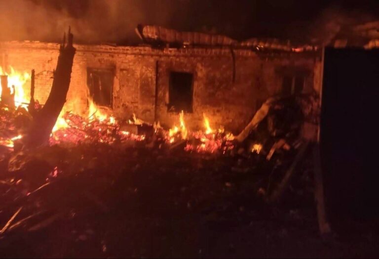 У Васильківці родина журналістів втратила будинок через удар ворожого дрона