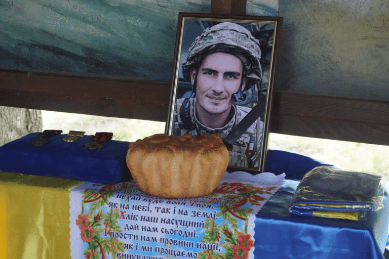 У Нікополі попрощалися із солдатом Русланом Щербаченком