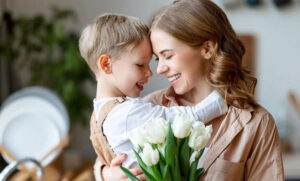 День матері в Україні 2026: коли святкують