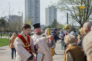 Великдень-2026 на Дніпропетровщині: розклад та безпека свят