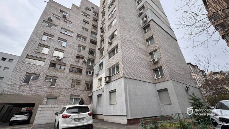 У Дніпрі почали оновлювати систему опалення у будинку на Старокозацькій