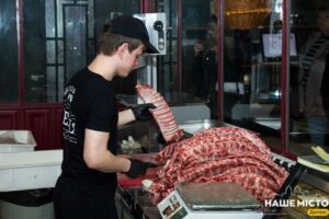 Студенти Дніпра проходять практику в ресторані «Реберня»