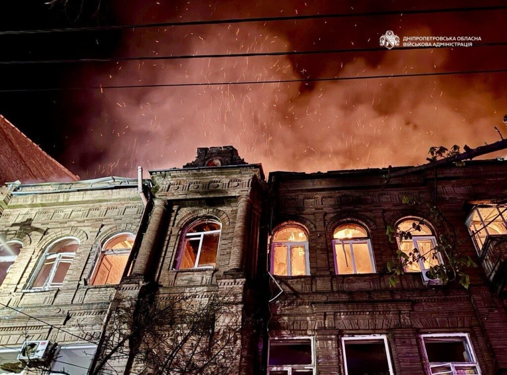 Масована нічна атака на Дніпро 16 квітня: двоє загиблих, десятки поранених