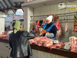 Ціни на м’ясо на ринку “Озерка” у Дніпрі: від курятини до баранини