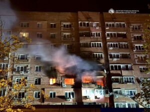 У нічних вибухах у Дніпрі 23 квітня загинули двоє, є поранені