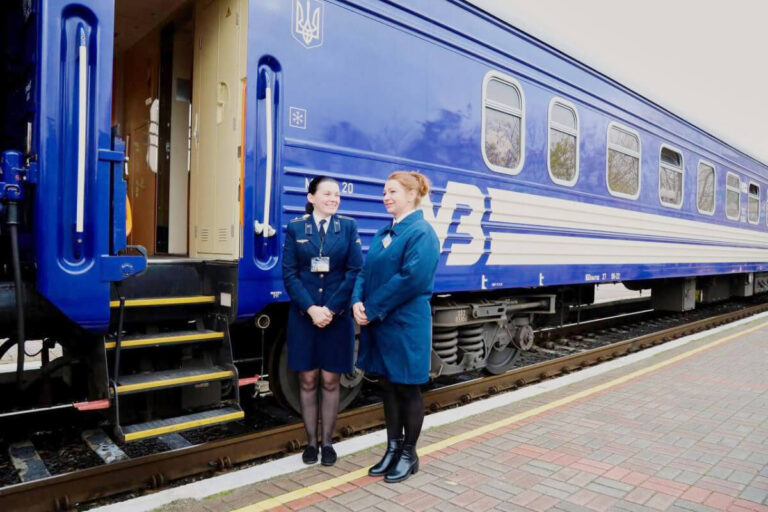 Укрзалізниця розширює мережу жіночих вагонів із 1 травня 2026 року