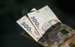 Кому і як виплачують 1500 грн через Укрпошту