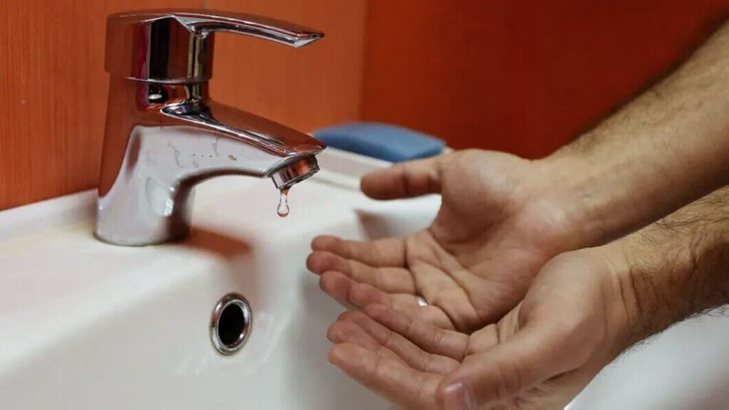 Де немає води у Дніпрі 6 травня: адреси відключень